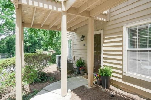 1470 Crossing Cir, Atlanta, GA 30329-3568