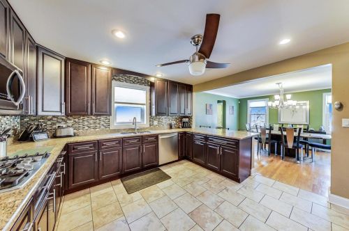 9300 Hamilton Ave, Chicago IL 60643-6311 exterior