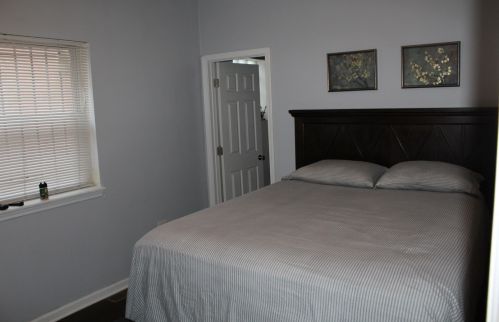 7326 Champlain Ave, Chicago IL 60619-1829 exterior