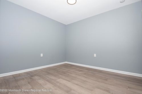 1 Gladstone Ave, Lakehurst NJ 08759-6626 exterior