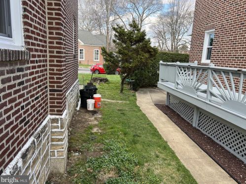 610 Longshore Ave, Philadelphia PA 19111-4423 exterior