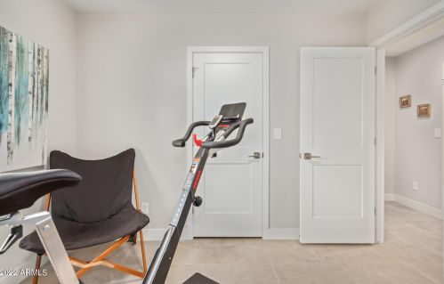 6720 11th St, Phoenix AZ  85014-1028 exterior