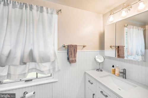 233 Old State Rd, Limerick PA 19468-3116 exterior