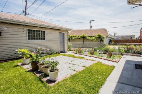 5515 Kildare Ave, Chicago IL 60629-5733 exterior