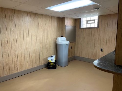 3805 Sunview Dr, Pittsburgh PA  15227-2634 exterior