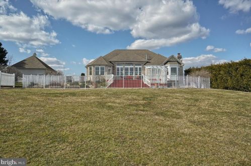 6705 Christmasberry Ct, Middletown MD exterior