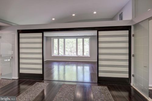 10011 Avenel Farm Dr, Rockville MD 20854-5410 exterior