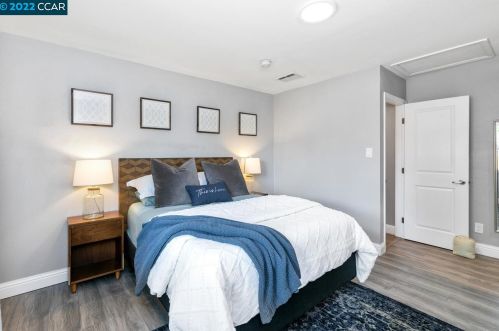 2521 Maple Ave, Concord CA 94520-1822 exterior