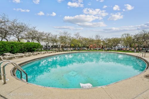 1400 55th Pl, Chicago IL  60637-1876 exterior