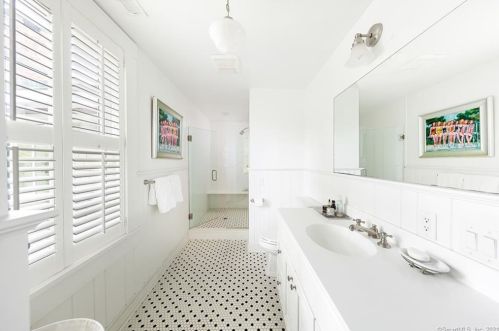 168 Rowayton Ave, Norwalk CT 06853-1237 exterior