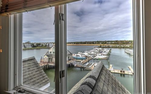 233 Popes Island Rd, Milford CT 06461-1739 exterior