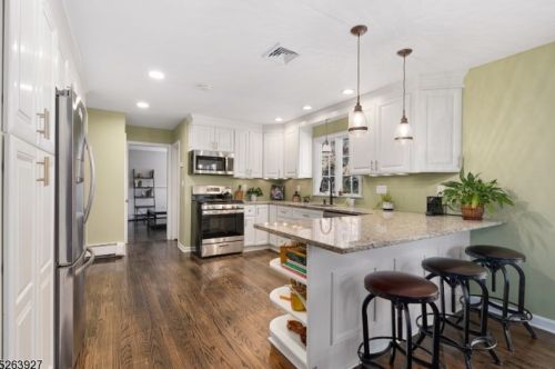 156 Kinnelon Rd, Kinnelon NJ  07405-2336 exterior