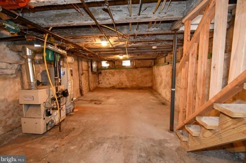 331 Cherry St, Pottstown PA 19464-5943 exterior