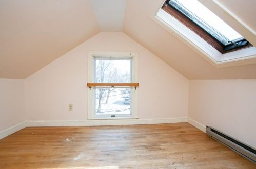 17 Byrnes St, Middletown RI 02840-4059 exterior