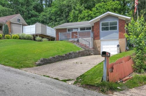 112 Lewis Dr, Pittsburgh PA  15235-4601 exterior