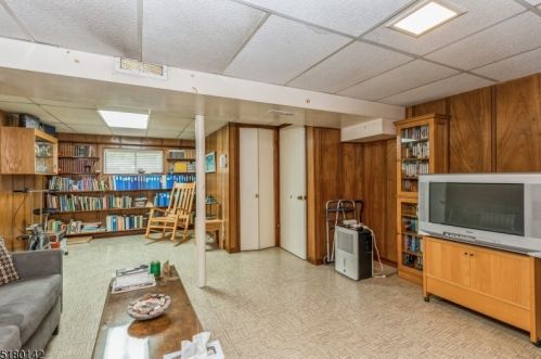 85 Bound Brk Rd, Parsippany NJ 07054-2534 exterior