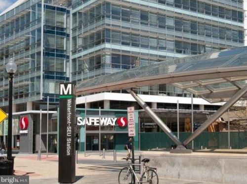 1311 Delaware Ave, Washington DC  20024-3930 exterior