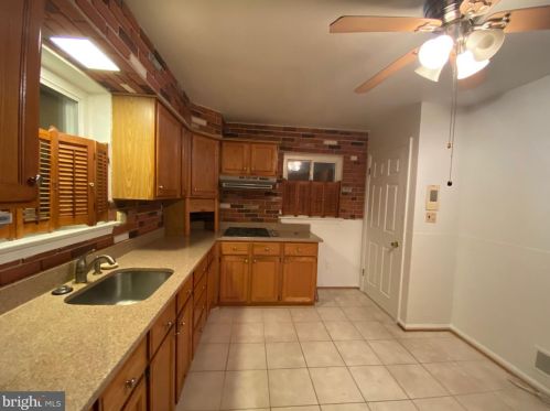 802 Hayward Ave, Silver Spring MD 20912-5808 exterior