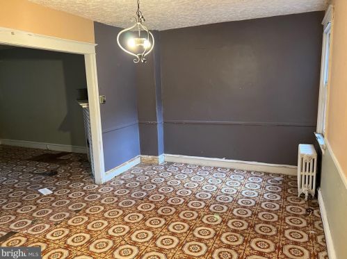 1424 Comly St, Philadelphia, PA 19149-3231