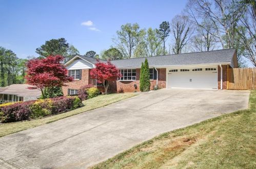 2852 Caraway Dr, Tucker, GA 30084-2337
