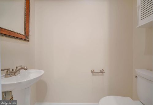 617 Azalea Dr, Rockville MD 20850-2010 exterior