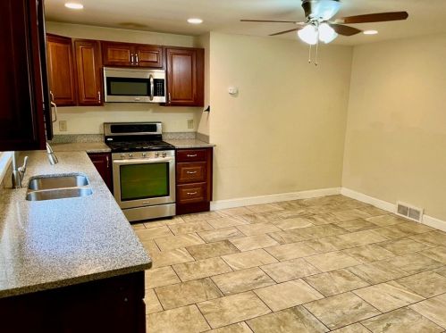 28 Kosciusko Way, Pittsburgh PA  15203-2415 exterior