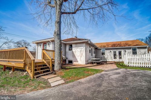 409 Moyer Rd, Pottstown, PA 19464-1019