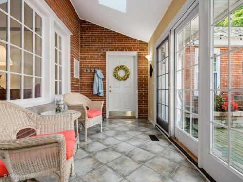 2734 107th St, Chicago IL 60617-6613 exterior