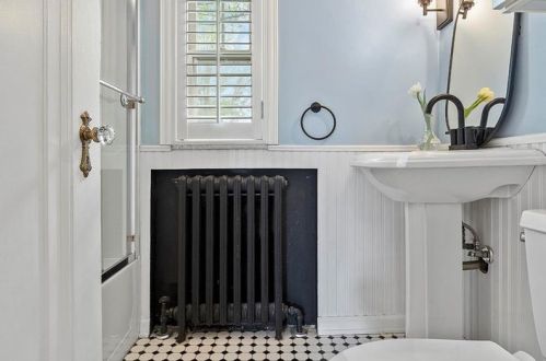 460 Duquesne Dr, Pittsburgh PA  15243-2046 exterior