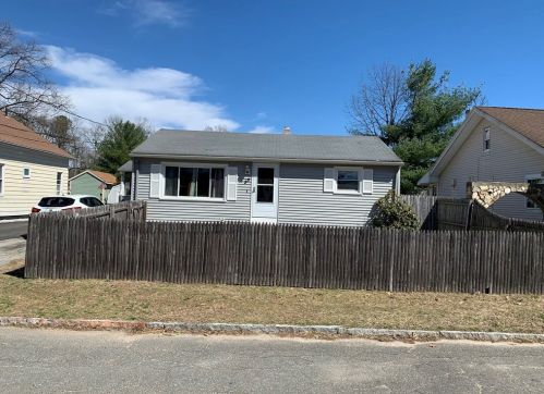 33 Schley St, Springfield, MA 01109-1120