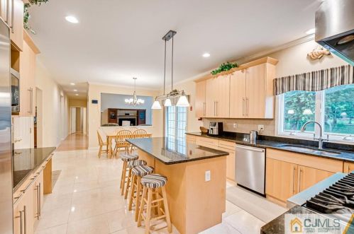 15 10 Eyck Pl, Edison NJ 08820-3223 exterior