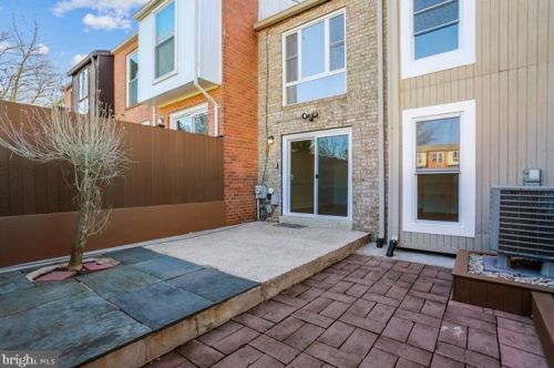 7207 Mill Run Dr, Rockville, MD 20855-1210