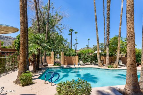 10414 10th St, Phoenix AZ 85020-8519 exterior