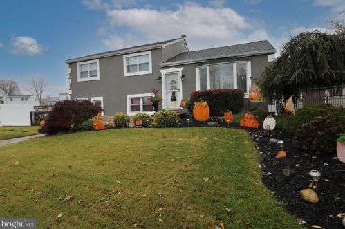 18 Trinity Ln, Blenheim, NJ 08012-3833