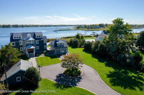 670 Little Silver Point Rd, Little Silver NJ  07739-1737 exterior