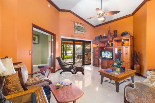 174 Executive Cir, Boynton Beach FL 33436-1833 exterior