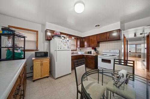 832 17 Ave, Broadview IL 60153-1856 exterior