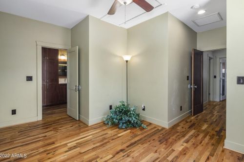 1118 12 St, Phoenix AZ 85086-7350 exterior