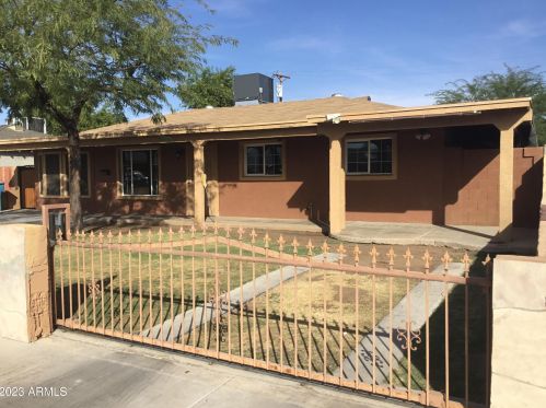 4433 49th Dr, Phoenix, AZ 85031-2021