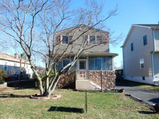 153 Oak St, Bridgewater NJ  08807-2751 exterior