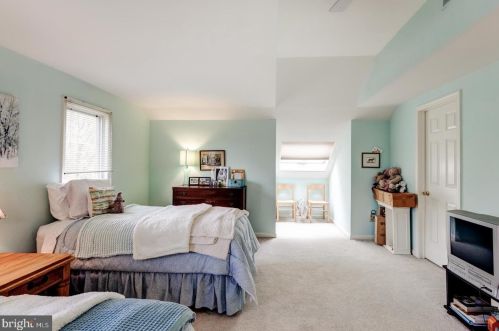 24 Mallard Mill Run, Media PA 19086-6670 exterior