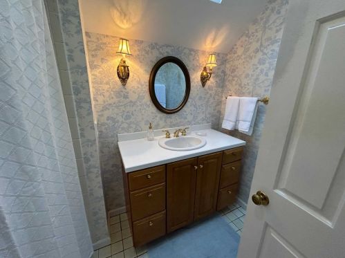 7 Heathbrook Dr, Poughkeepsie NY 12603-4805 exterior