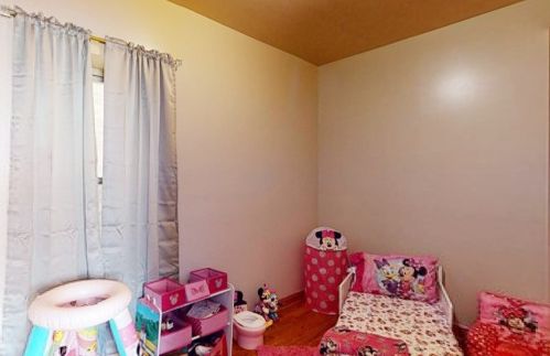 1055 Springfield Ave, Chicago IL 60624-4026 exterior