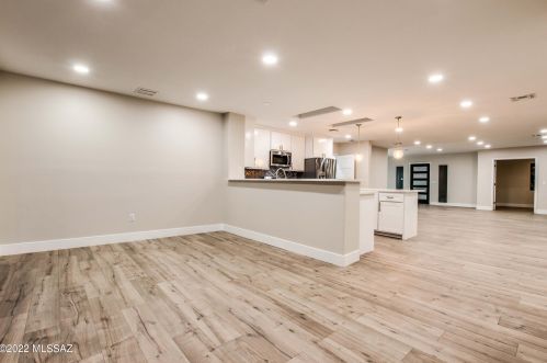 2110 Grant Rd, Tucson AZ  85719-3411 exterior