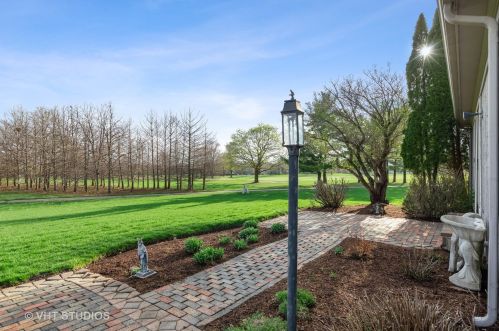 7125 Braemar Cir, Bull Valley IL 60014-6603 exterior