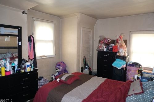 184 9th St, Newark NJ  07107-1489 exterior