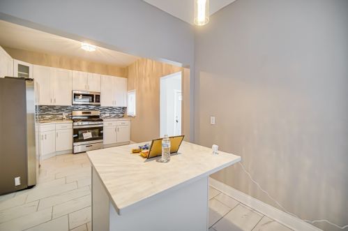 8920 Emerald Ave, Chicago IL  60620-2634 exterior