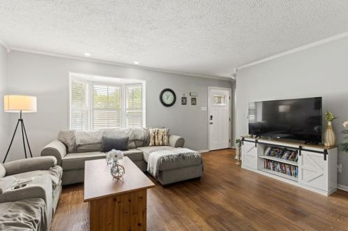 13127 Flagstone Ln, Dallas, TX 75240-5610