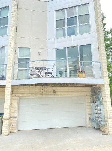 2134 Commerce St, Milwaukee, WI 53212-3426