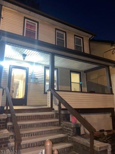 26 Becker Ter, Irvington NJ 07111-1311 exterior